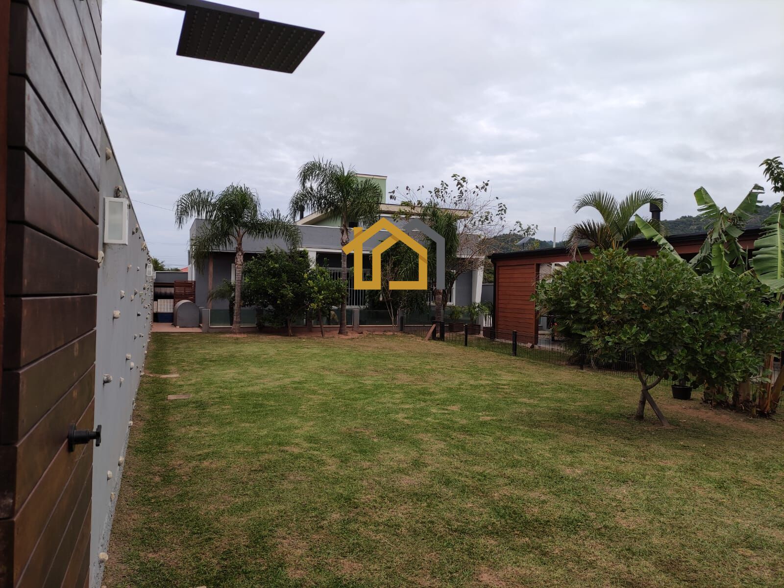 Casa à venda com 2 quartos, 105m² - Foto 3