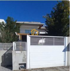 Casa à venda com 2 quartos, 107m² - Foto 1