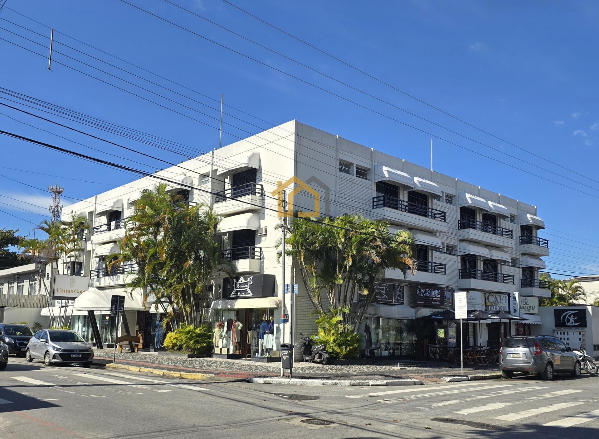 Hotel, 46 quartos, 1953 m² - Foto 1