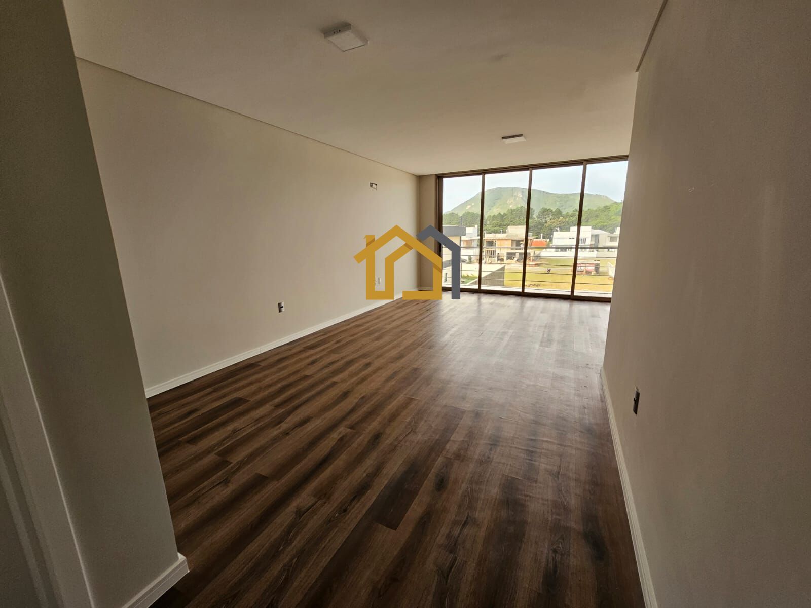 Casa à venda com 4 quartos, 250m² - Foto 26