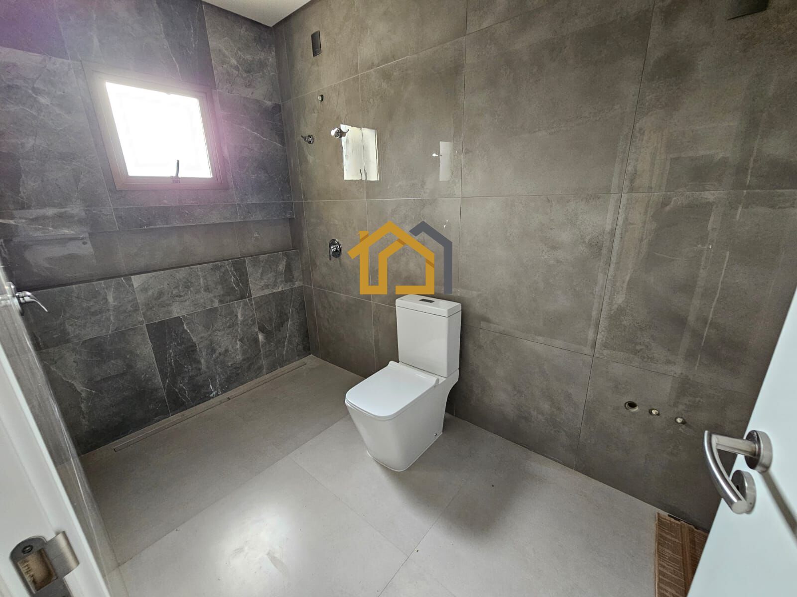 Casa à venda com 4 quartos, 250m² - Foto 30