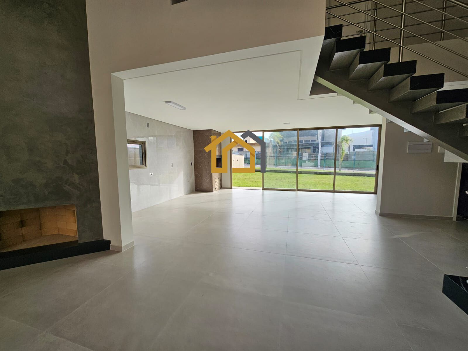 Casa à venda com 4 quartos, 250m² - Foto 11