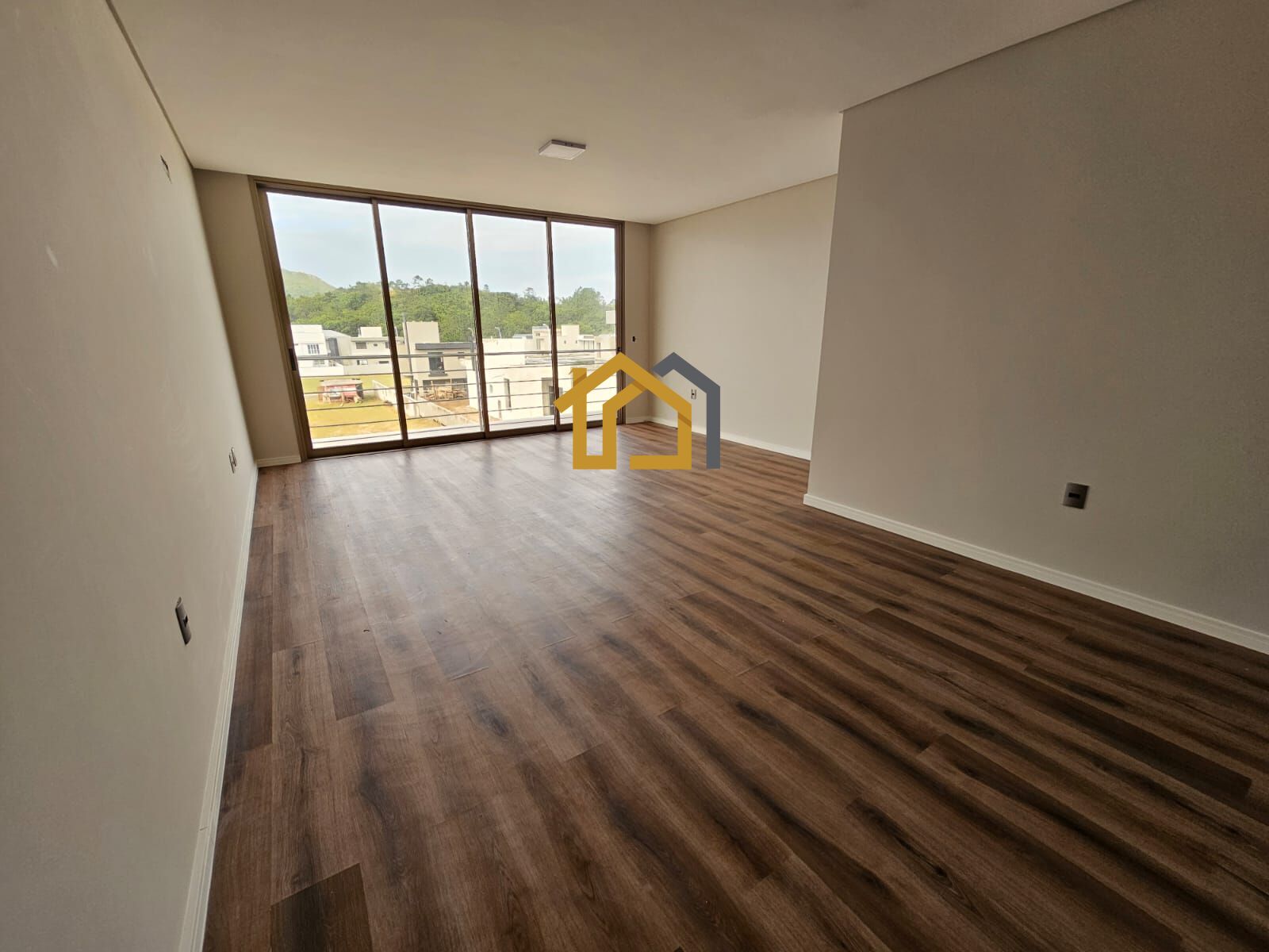 Casa à venda com 4 quartos, 250m² - Foto 25