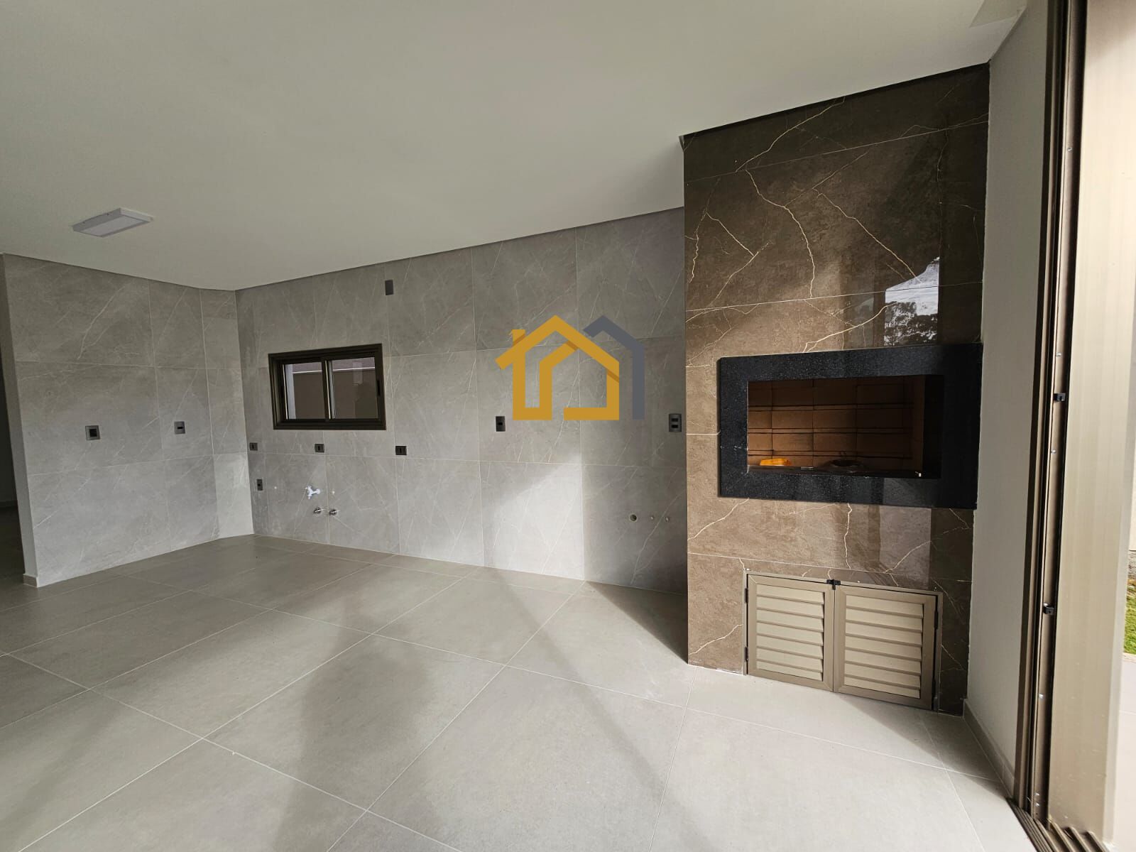 Casa à venda com 4 quartos, 250m² - Foto 9