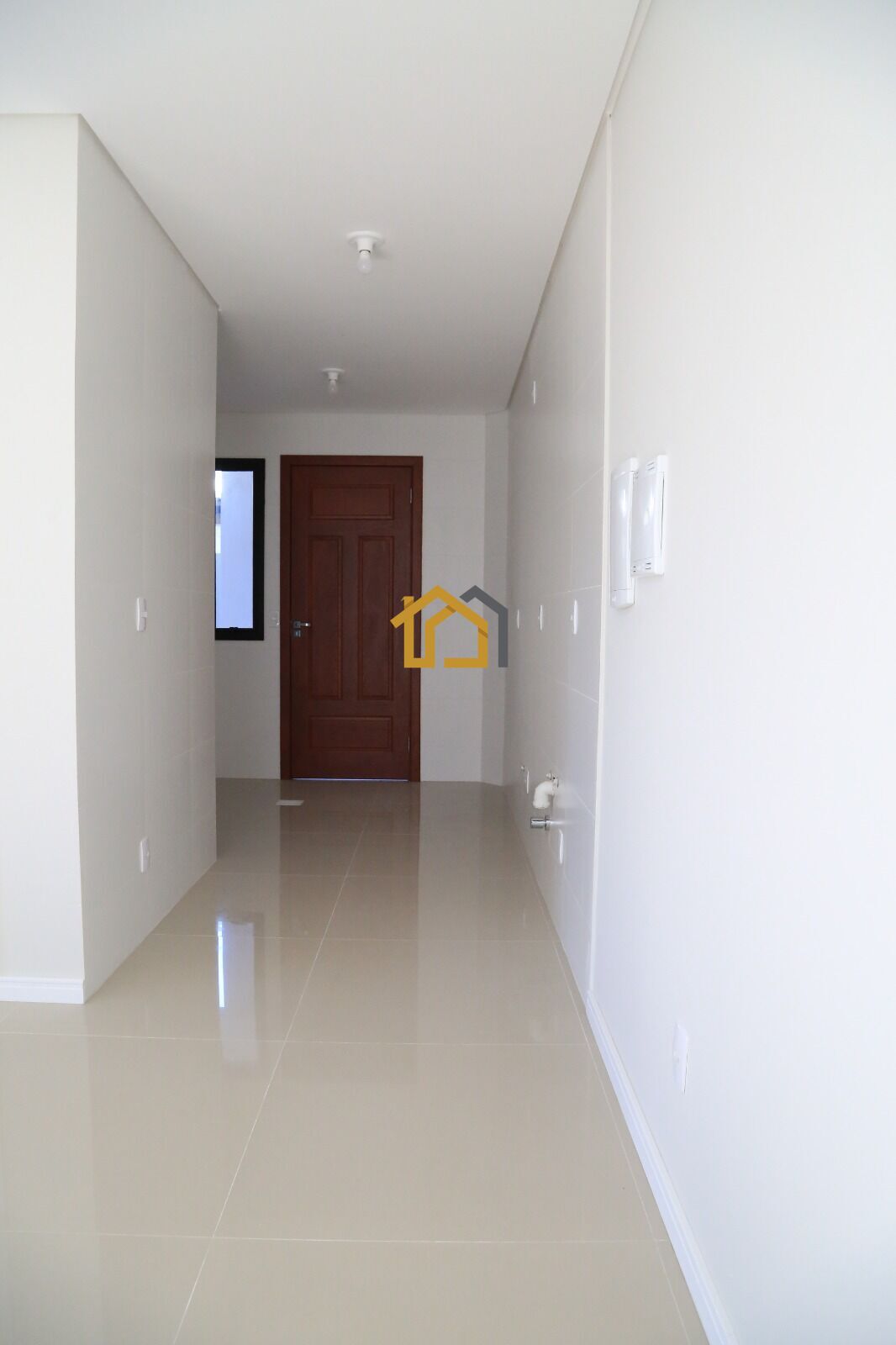 Casa à venda com 3 quartos, 142m² - Foto 2