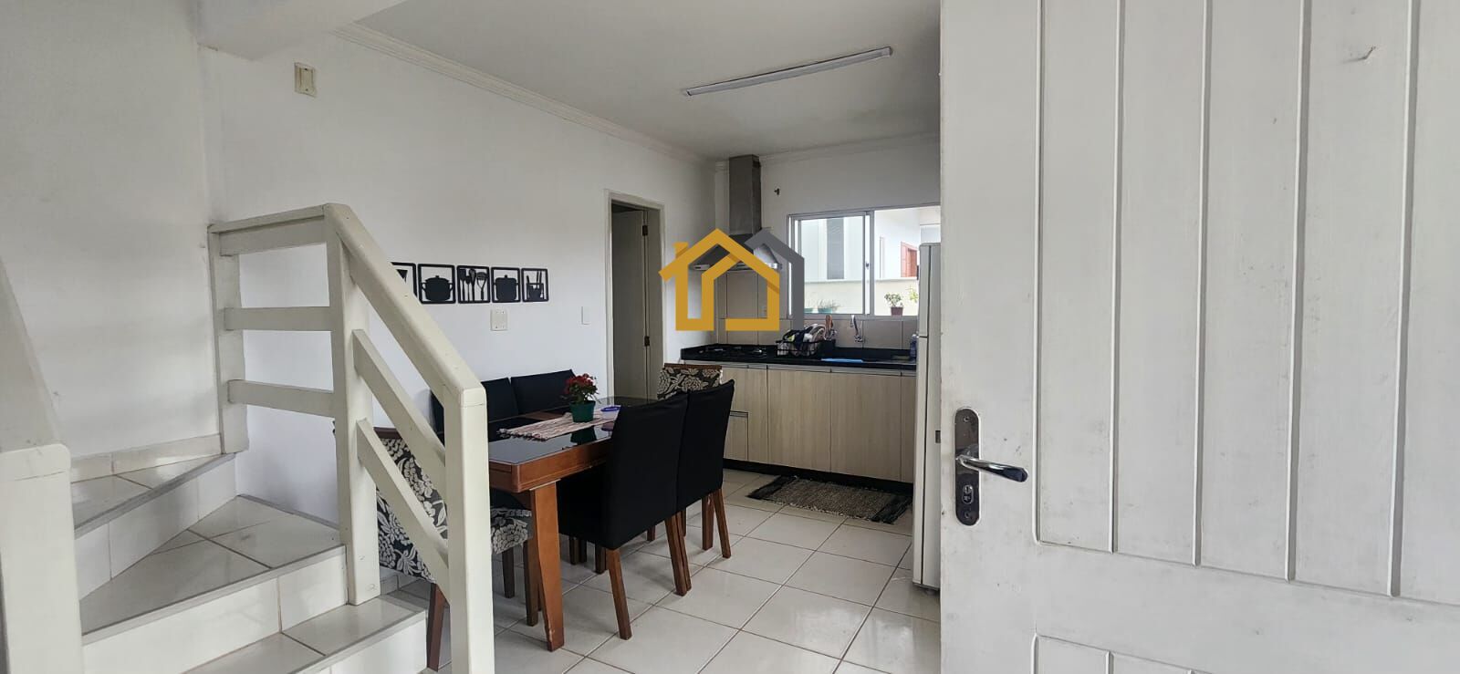 Casa à venda com 2 quartos, 93m² - Foto 8