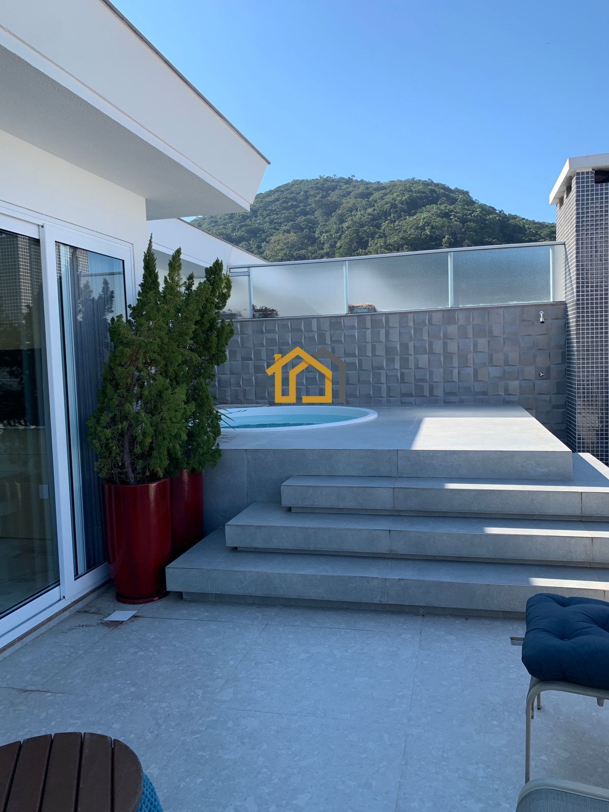 Cobertura à venda com 3 quartos, 221m² - Foto 3