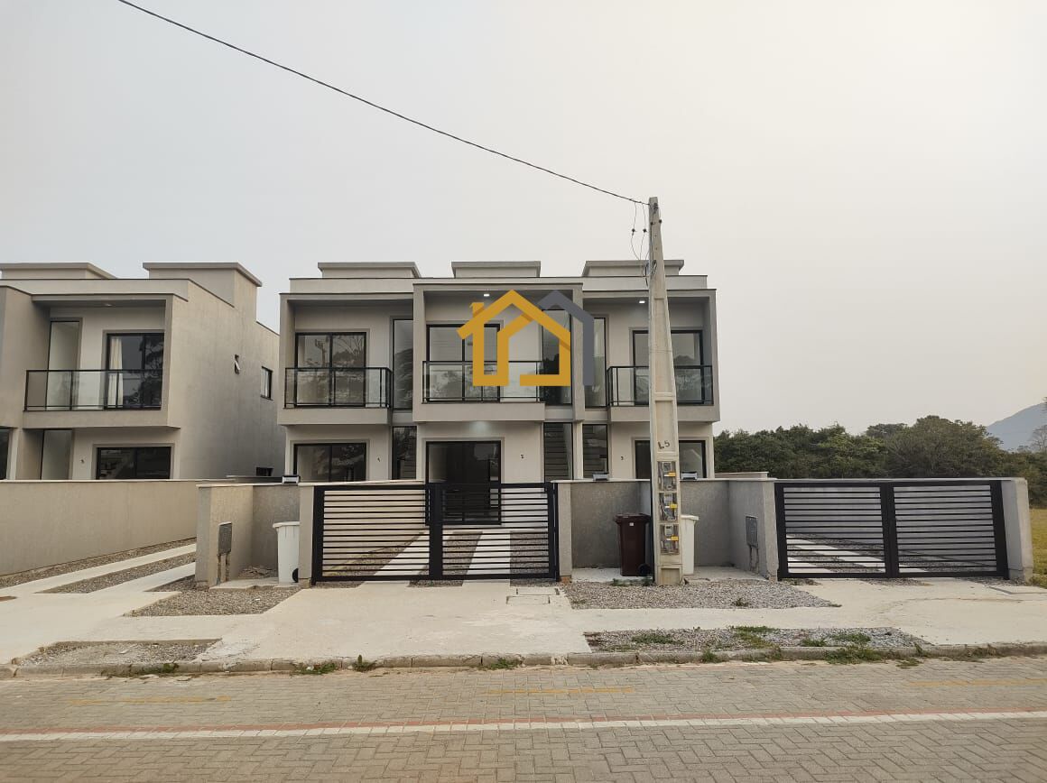 Casa à venda com 3 quartos, 120m² - Foto 1