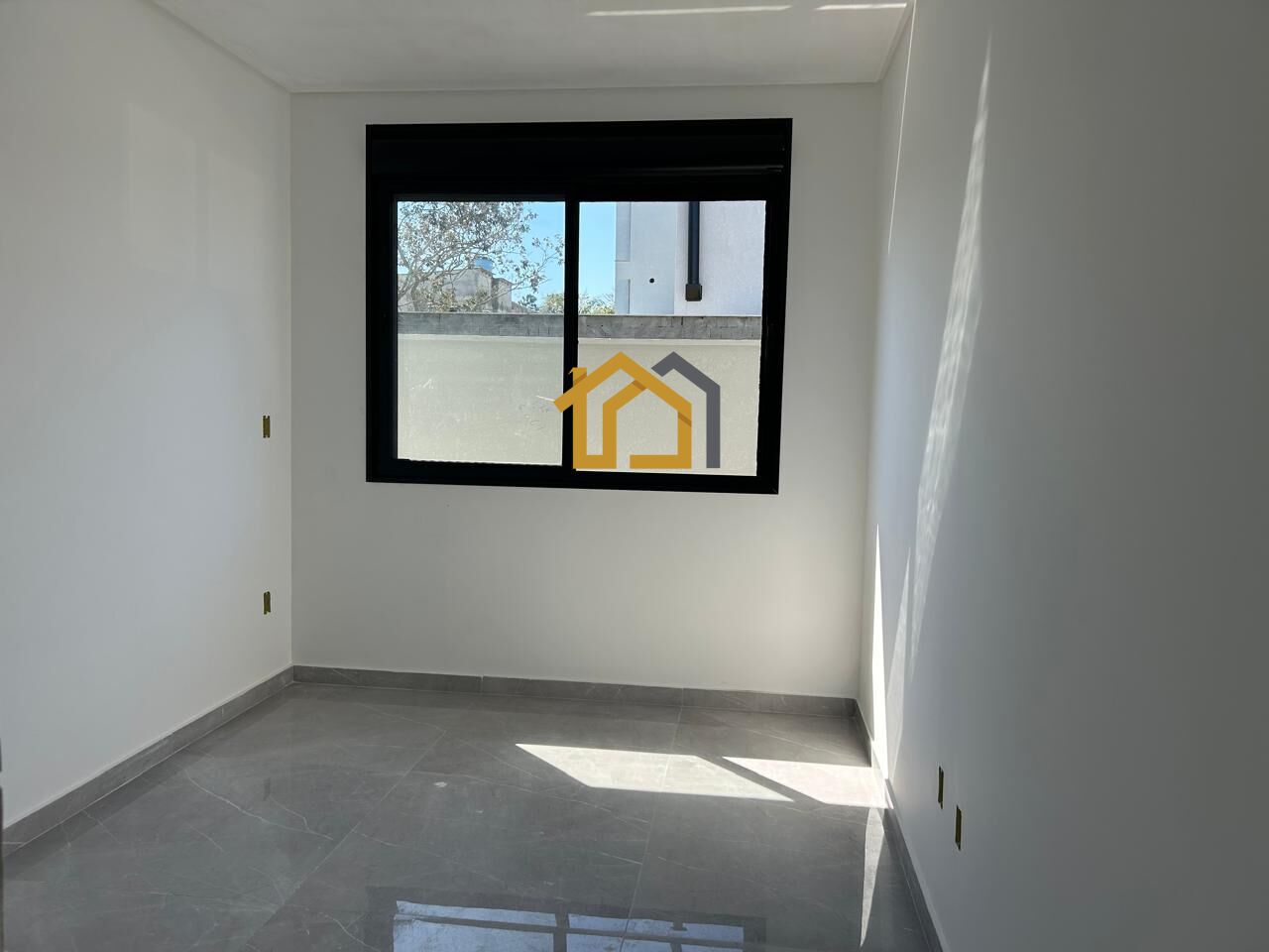 Casa à venda com 3 quartos, 91m² - Foto 11