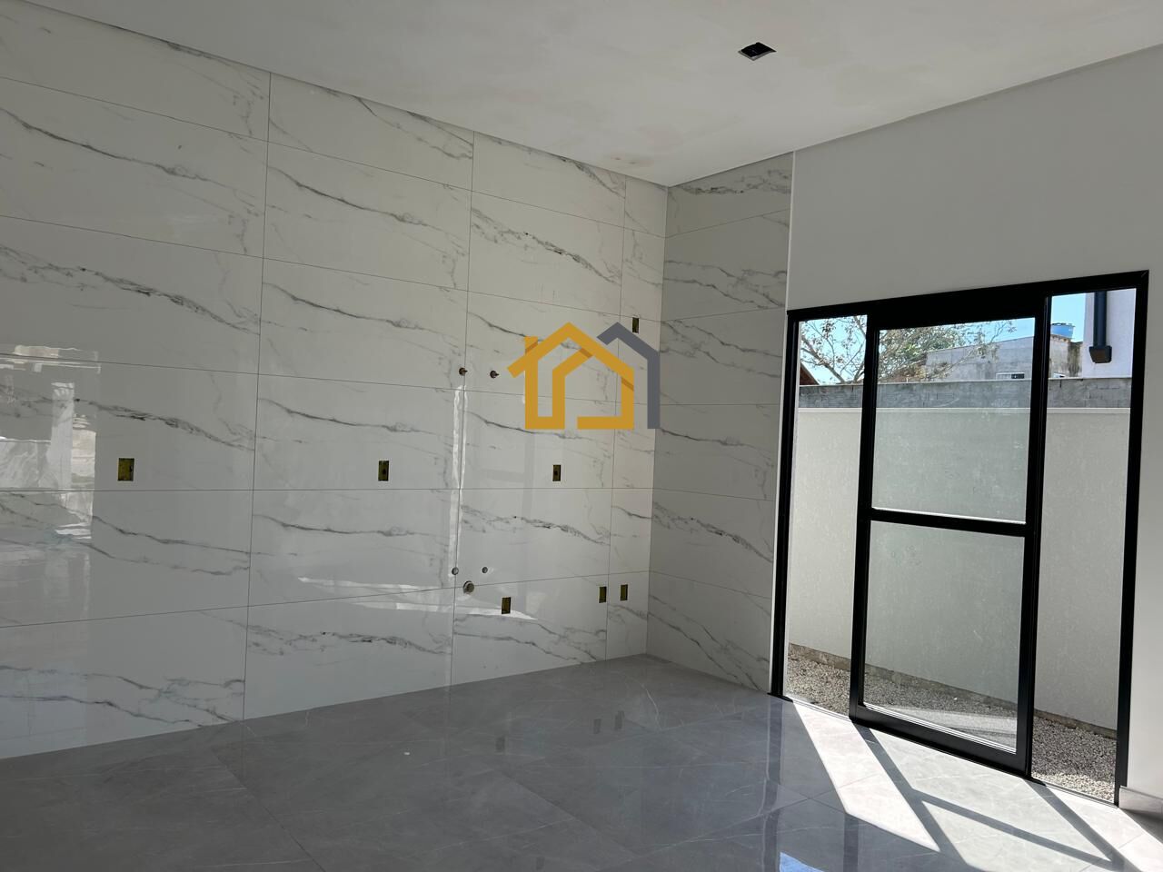Casa à venda com 3 quartos, 91m² - Foto 4