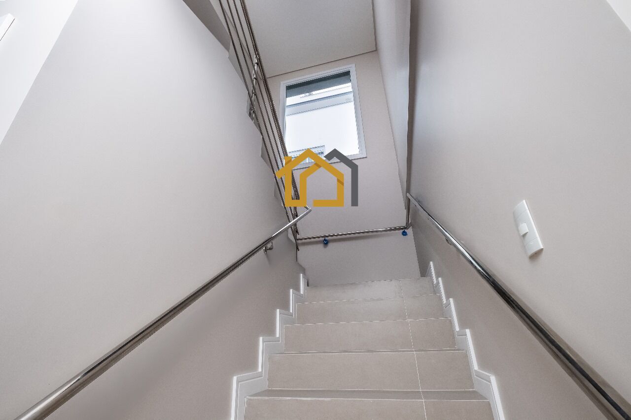Casa à venda com 3 quartos, 237m² - Foto 8