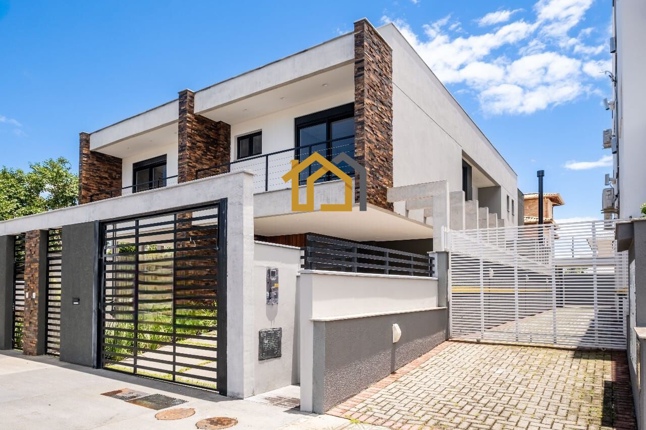 Casa à venda com 3 quartos, 237m² - Foto 2