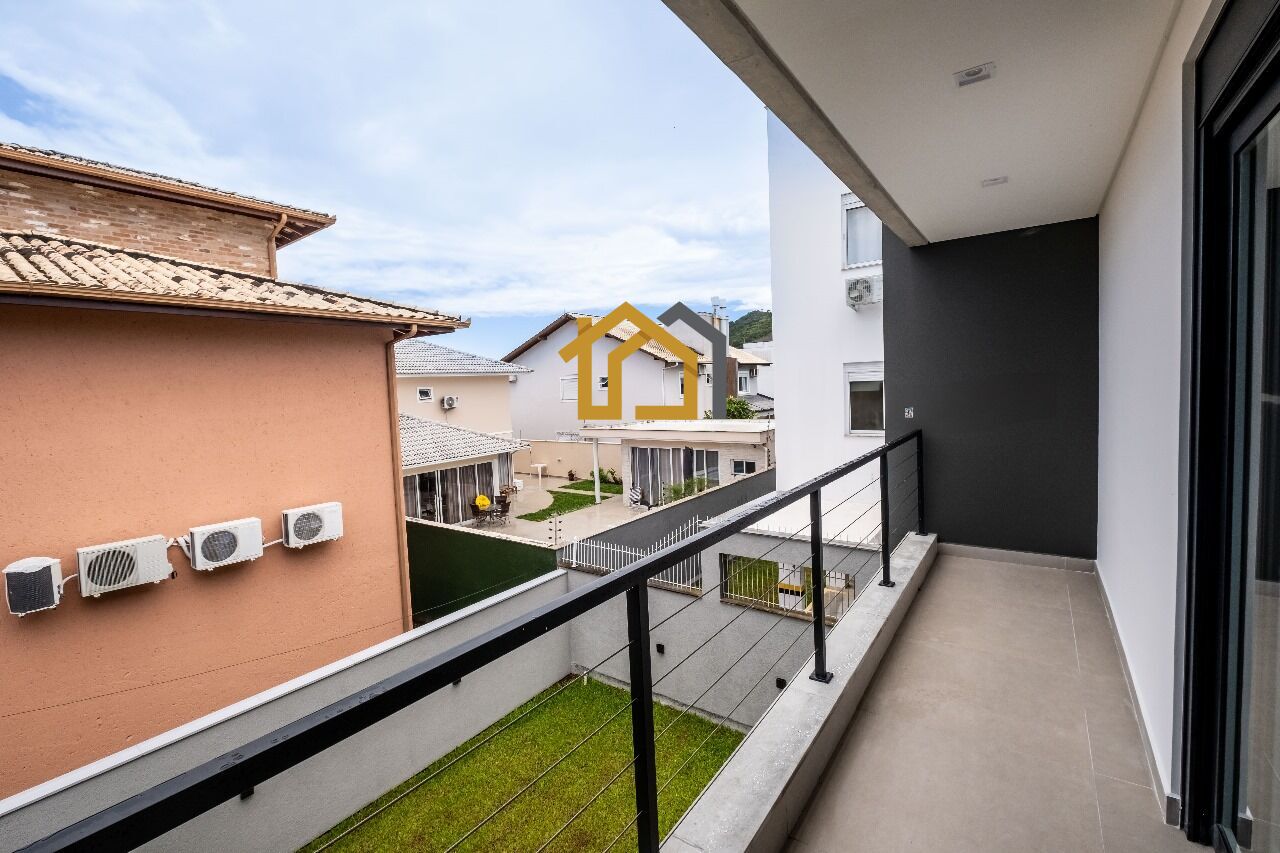 Casa à venda com 3 quartos, 237m² - Foto 15
