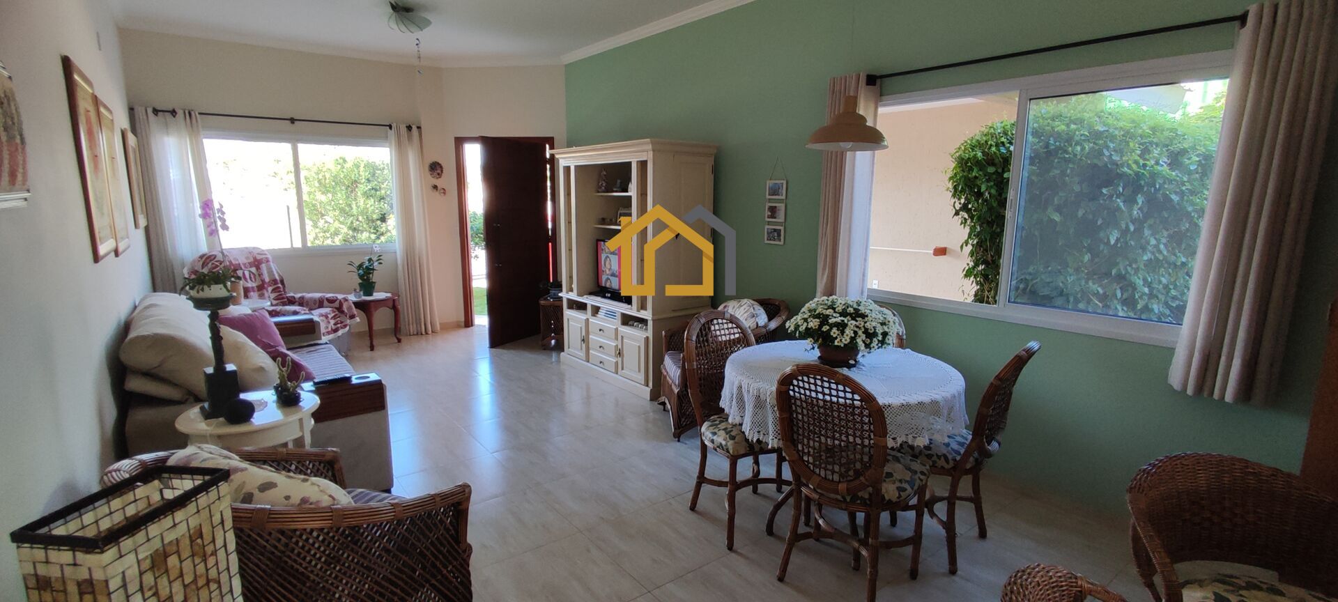 Casa à venda com 3 quartos, 182m² - Foto 4