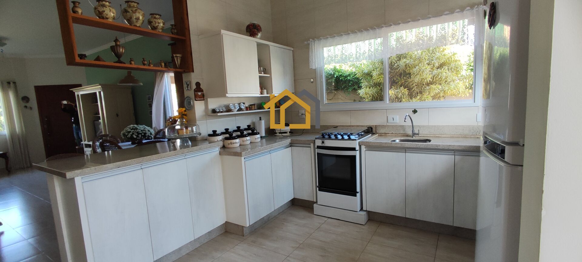 Casa à venda com 3 quartos, 182m² - Foto 9