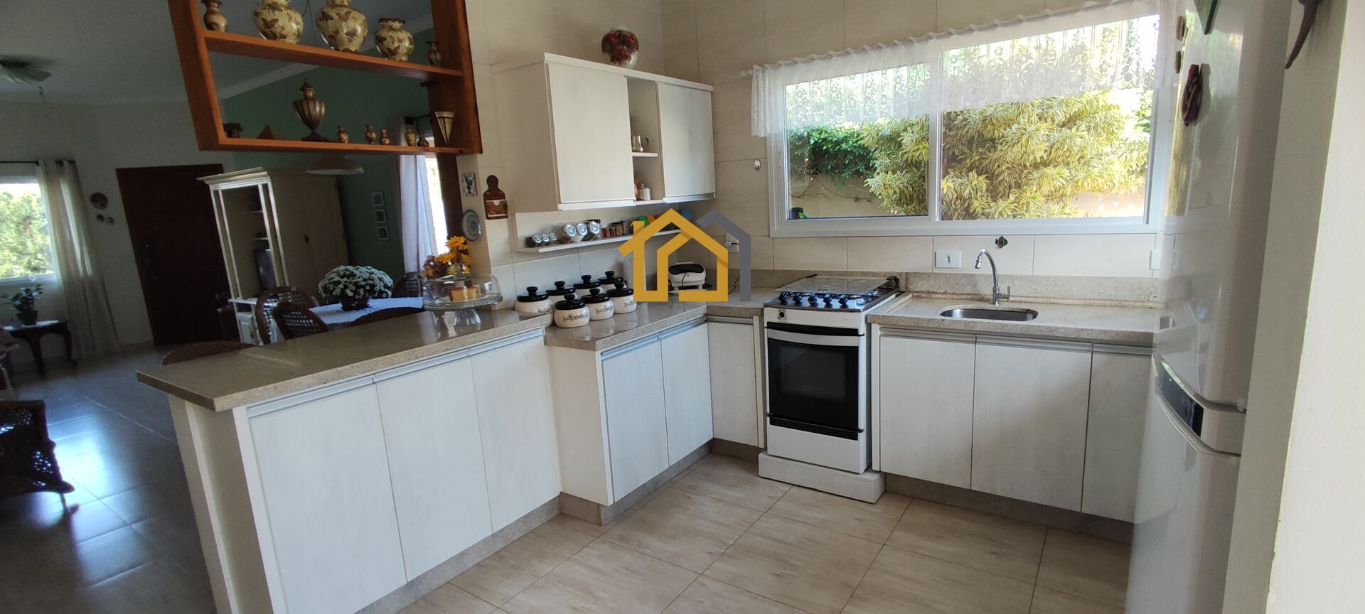 Casa à venda com 3 quartos, 182m² - Foto 7