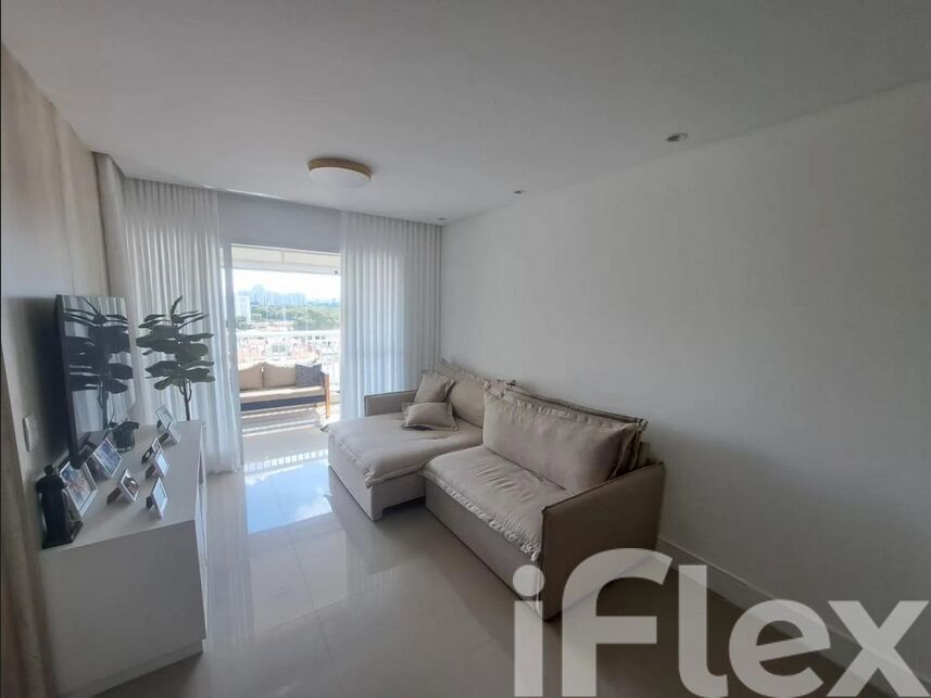 Apartamento à venda com 3 quartos, 107m² - Foto 2