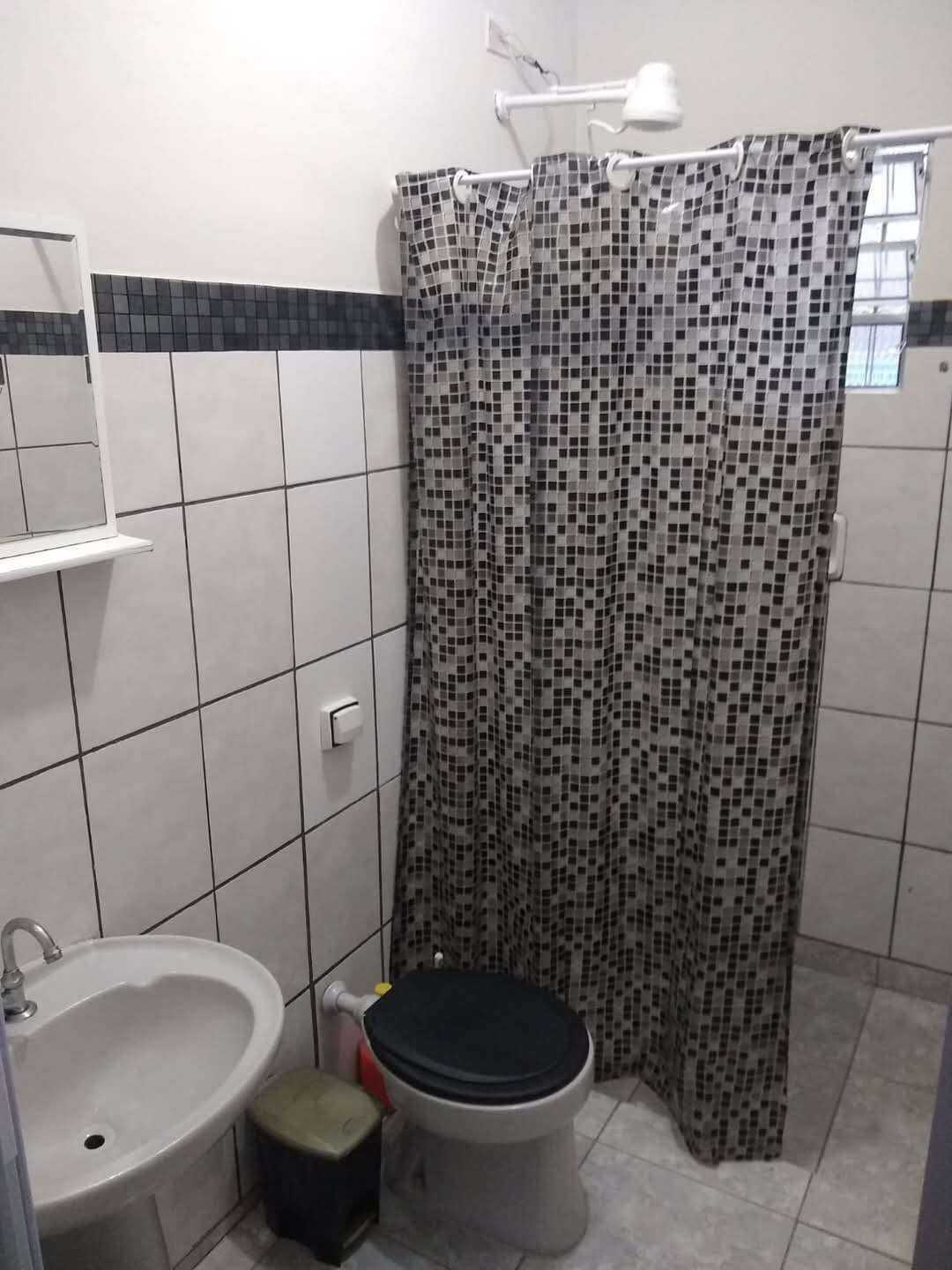 Casa para alugar com 3 quartos, 50m² - Foto 3
