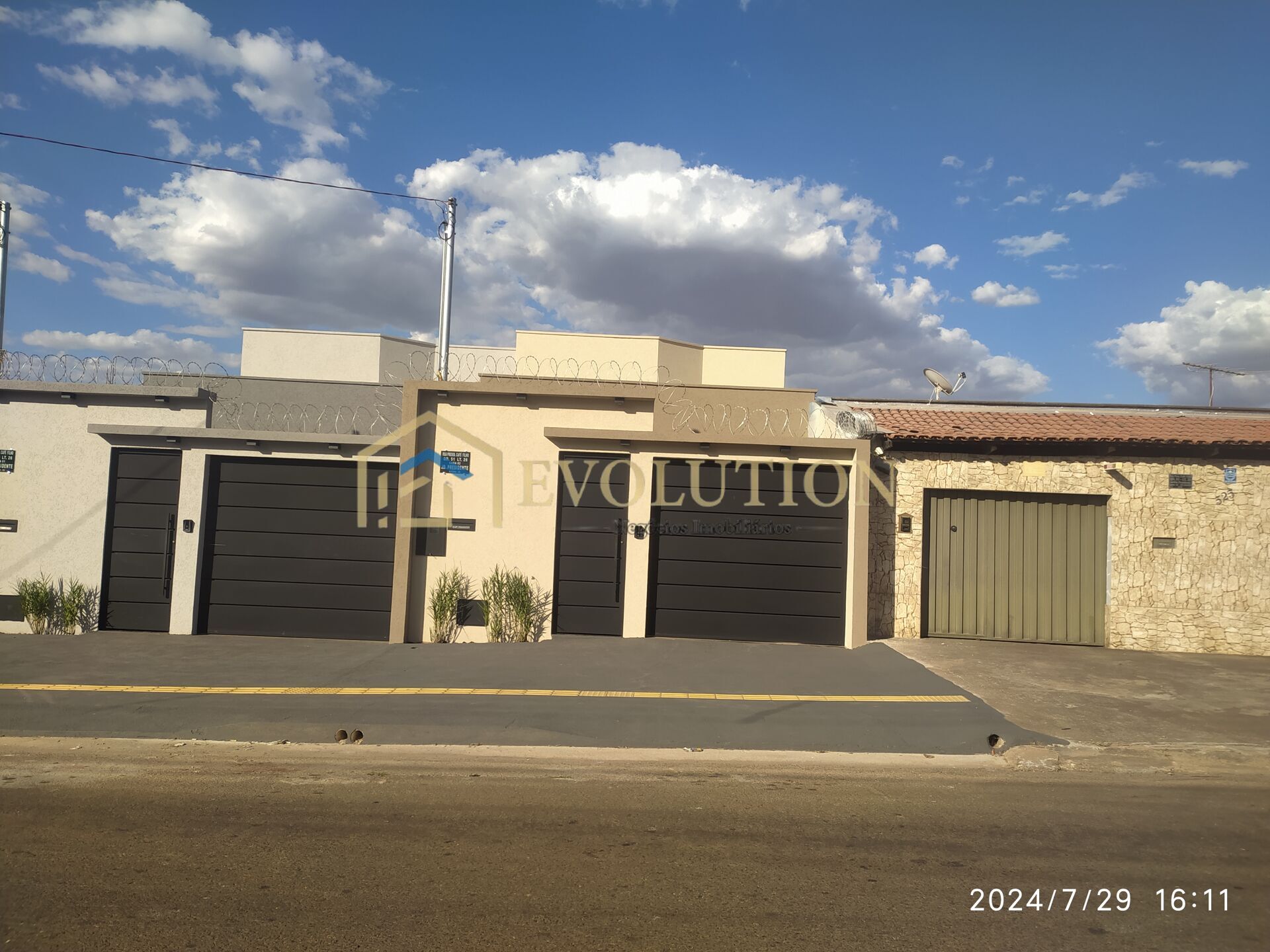 Casa à venda com 3 quartos, 152m² - Foto 2