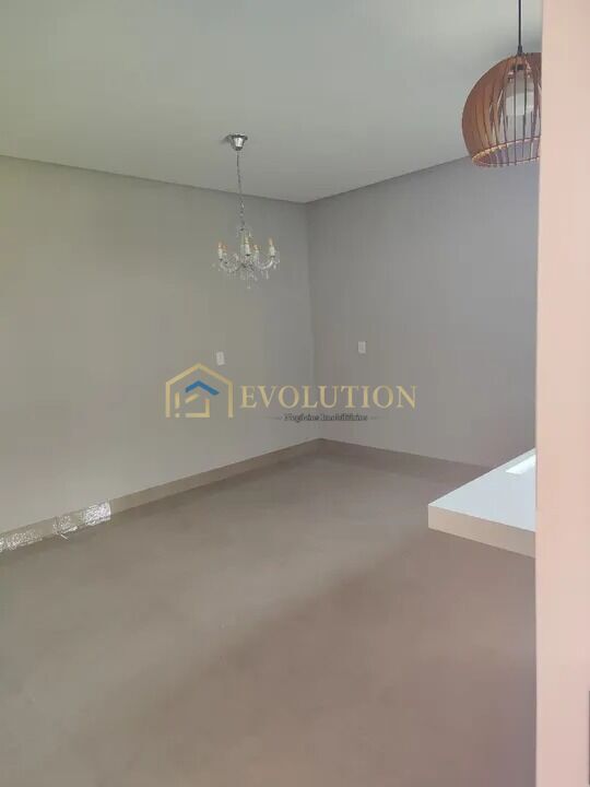 Casa à venda com 3 quartos, 80m² - Foto 4