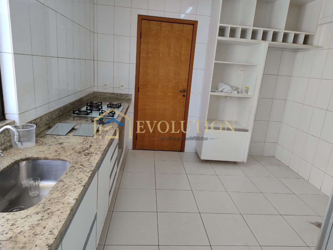 Apartamento para alugar com 3 quartos, 144m² - Foto 6
