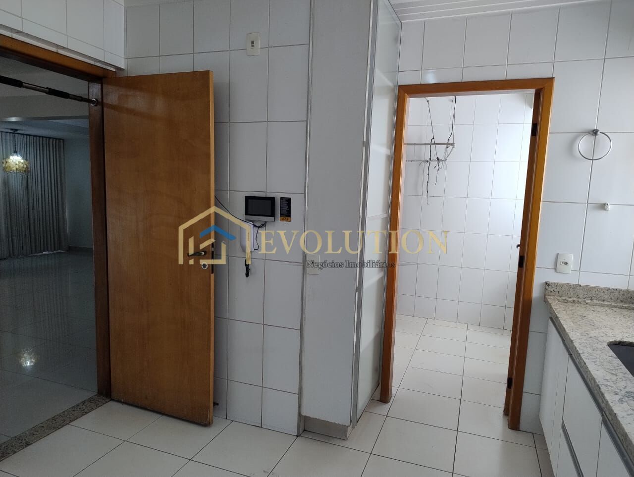 Apartamento para alugar com 3 quartos, 144m² - Foto 4