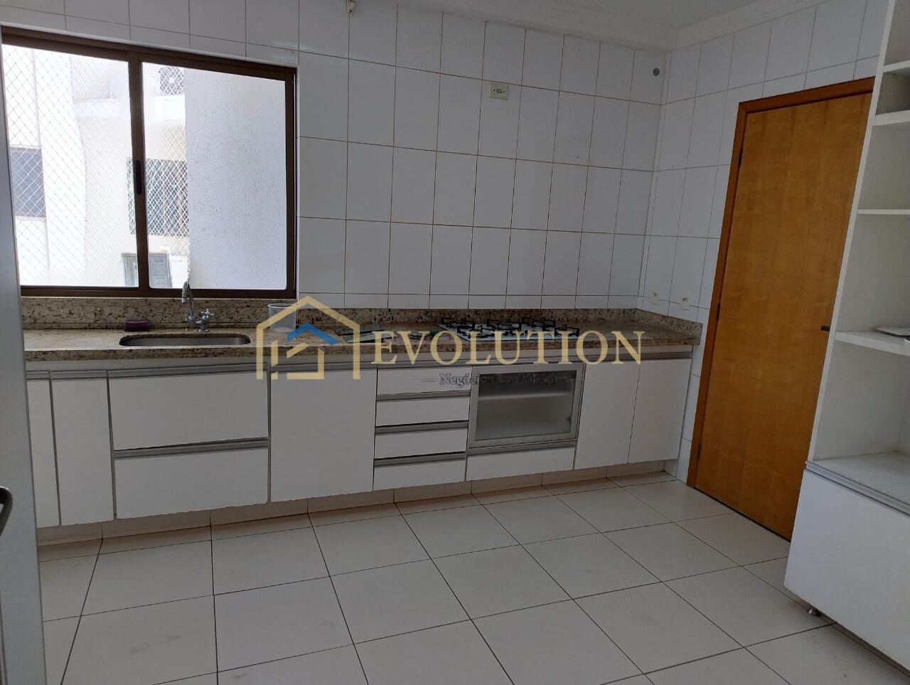 Apartamento para alugar com 3 quartos, 144m² - Foto 3
