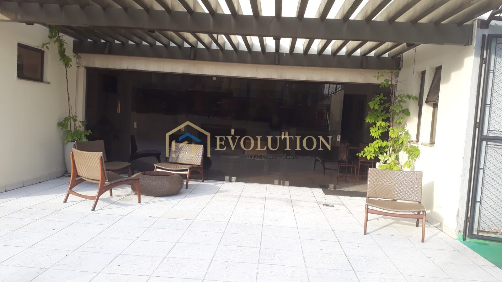 Apartamento para alugar com 3 quartos, 144m² - Foto 12