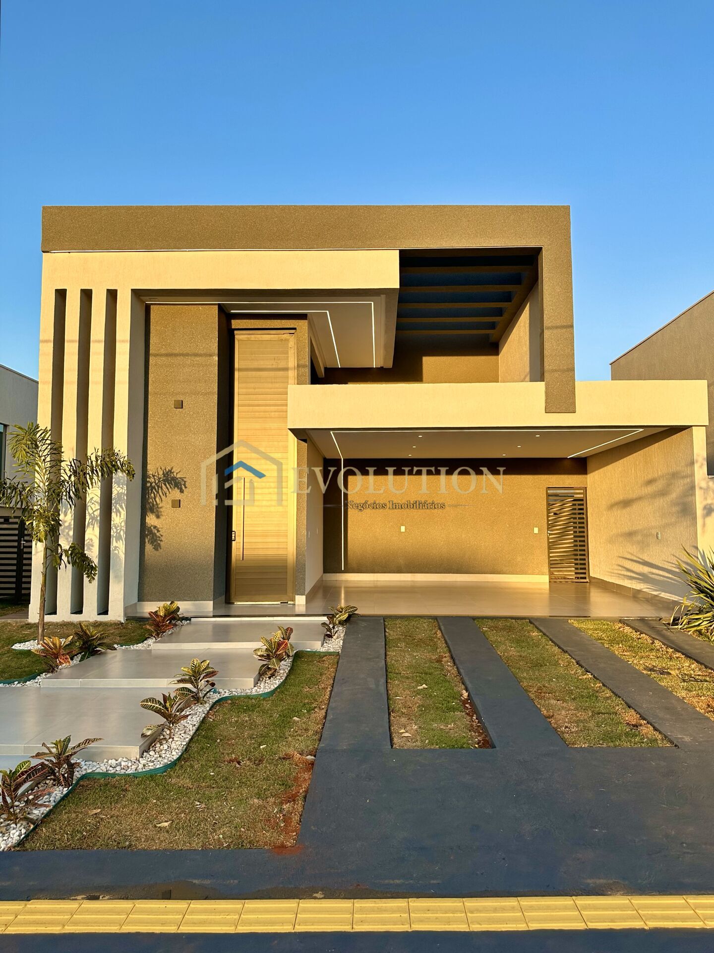 Casa à venda com 3 quartos, 175m² - Foto 2
