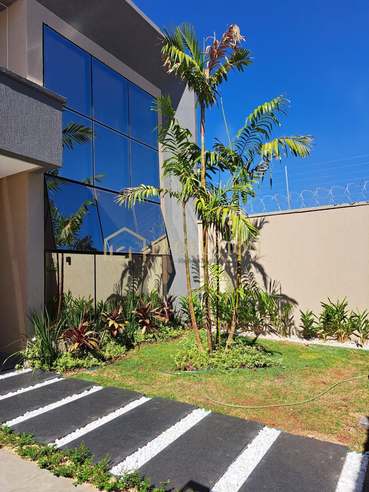 Casa à venda com 3 quartos, 180m² - Foto 2