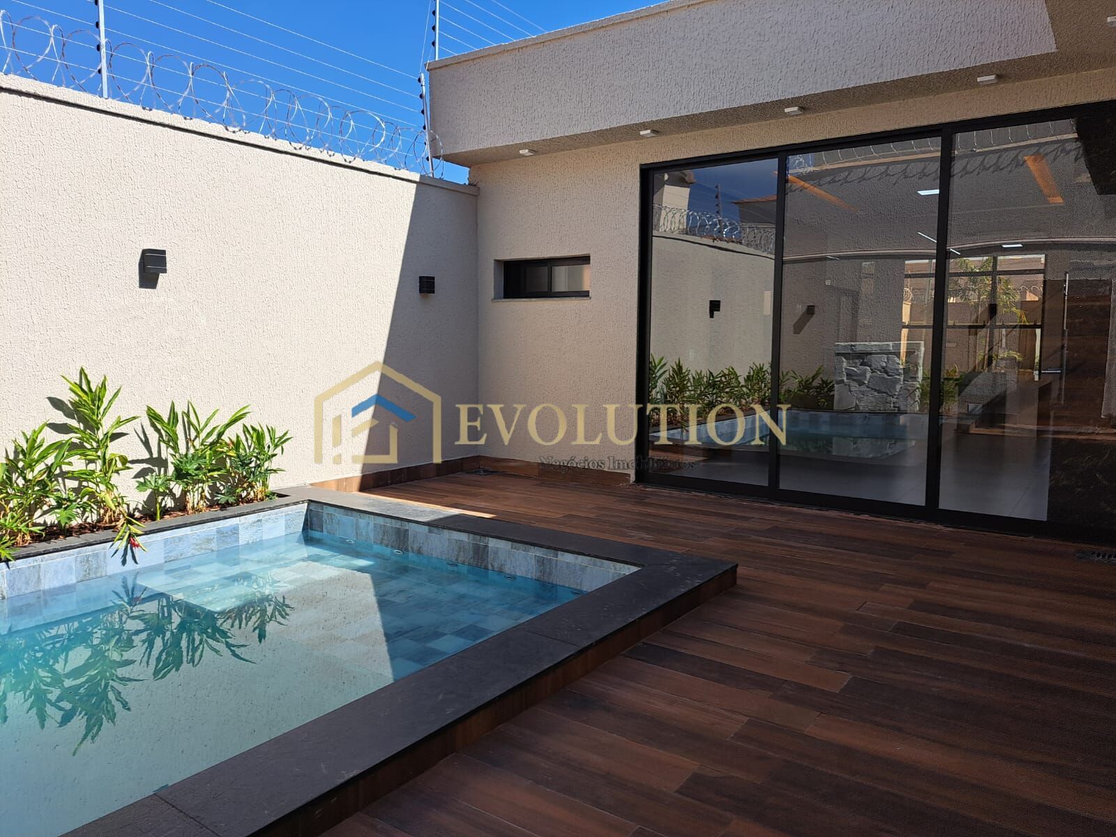 Casa à venda com 3 quartos, 180m² - Foto 4