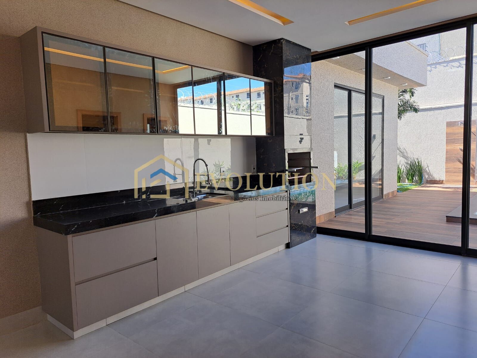 Casa à venda com 3 quartos, 180m² - Foto 8