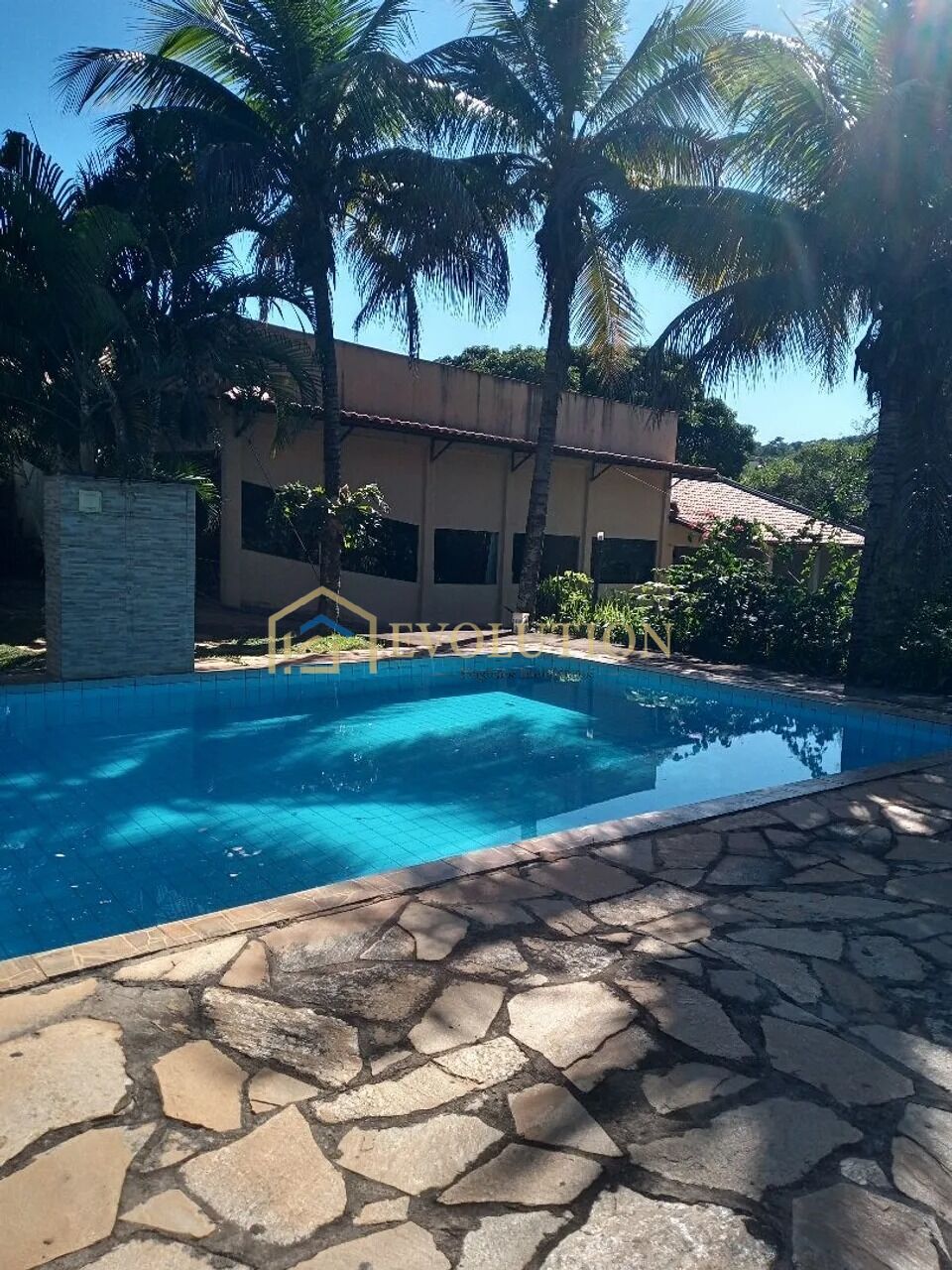 Chácara à venda com 3 quartos, 9000000m² - Foto 1