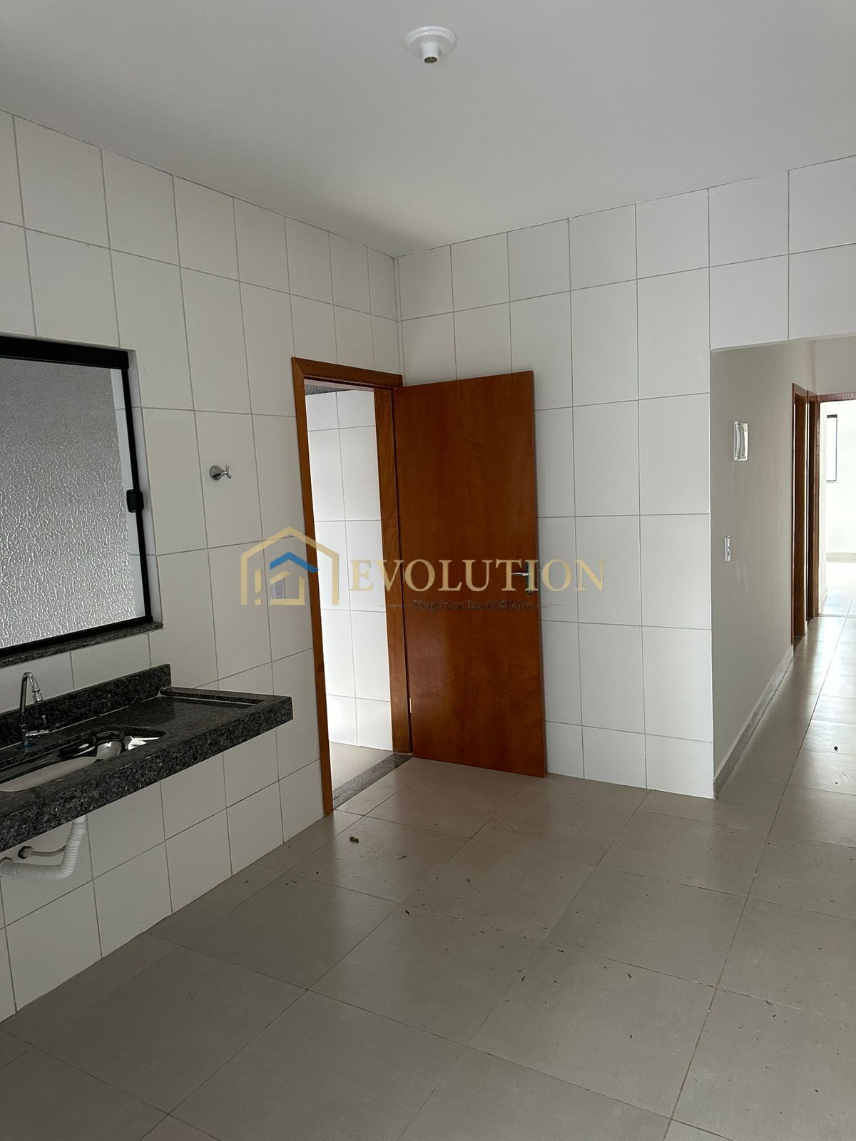 Casa à venda com 2 quartos, 60m² - Foto 1