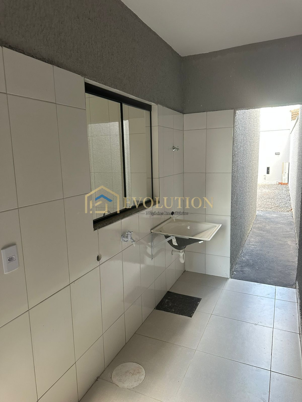 Casa à venda com 2 quartos, 60m² - Foto 8