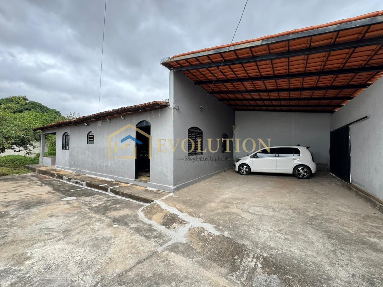 Casa à venda com 3 quartos, 150m² - Foto 1