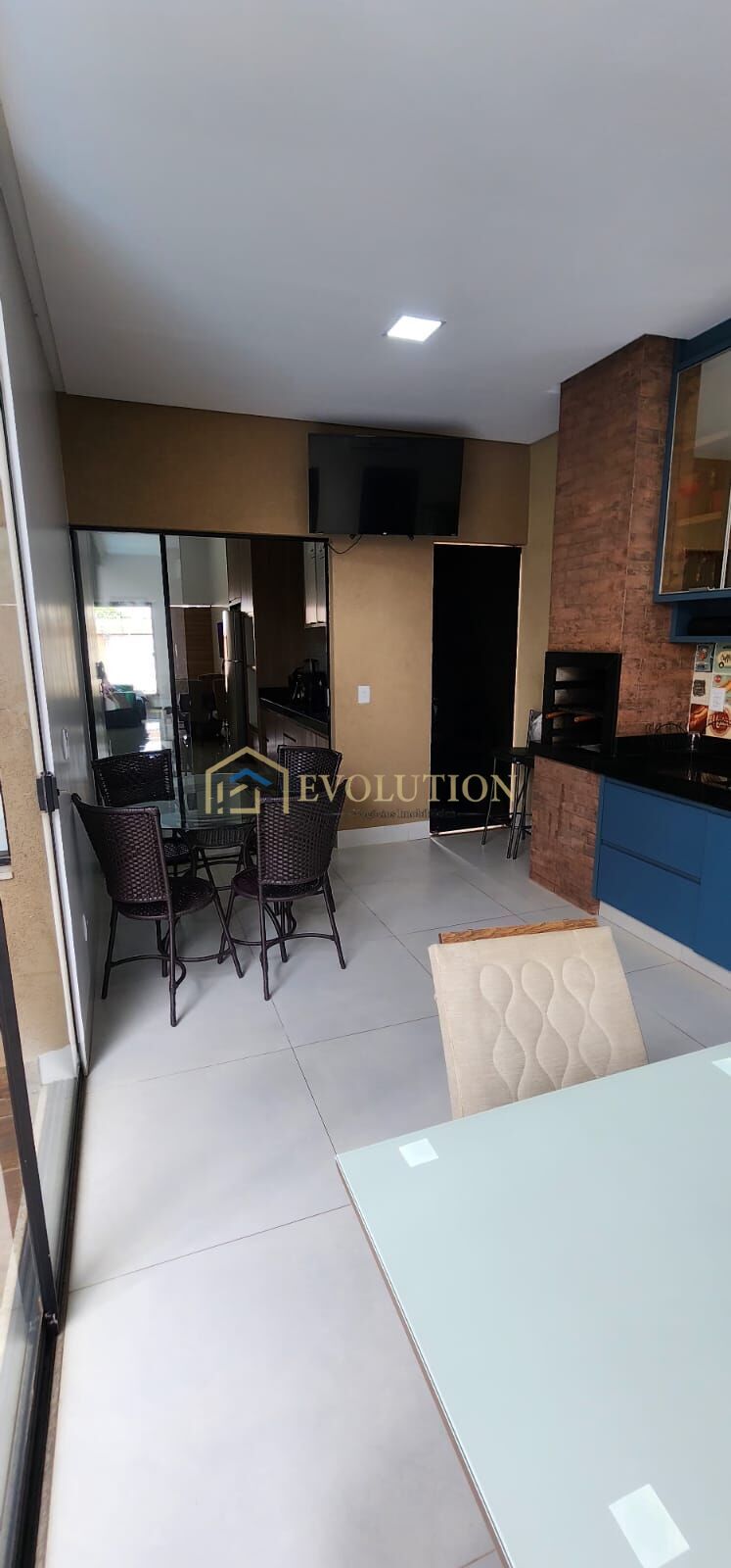 Casa à venda com 3 quartos, 210m² - Foto 6