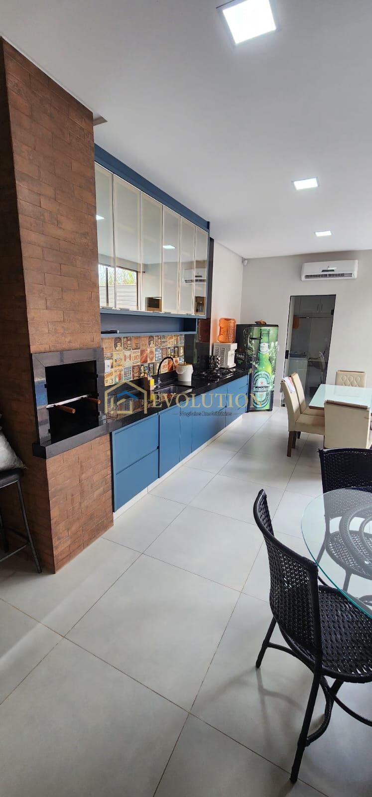 Casa à venda com 3 quartos, 210m² - Foto 5