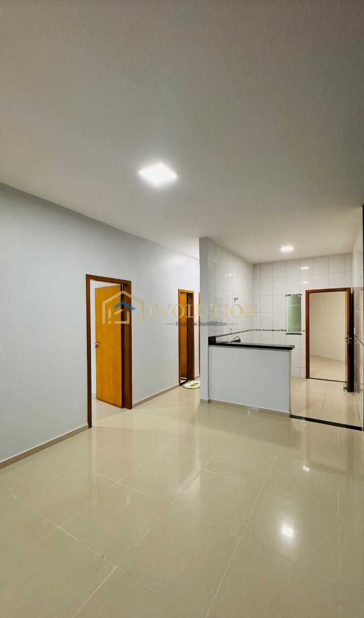 Casa à venda com 3 quartos, 130m² - Foto 3