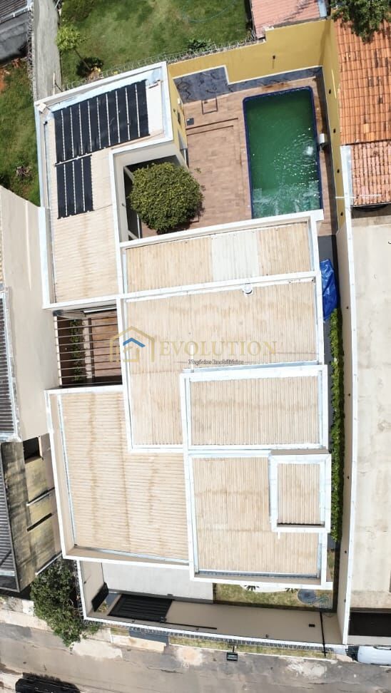 Casa à venda com 3 quartos, 268m² - Foto 2