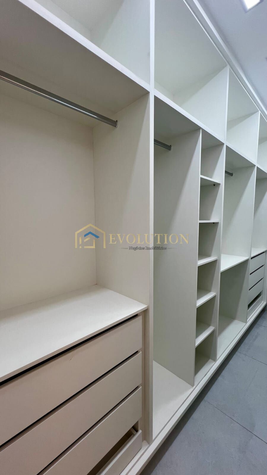 Casa à venda com 3 quartos, 268m² - Foto 17