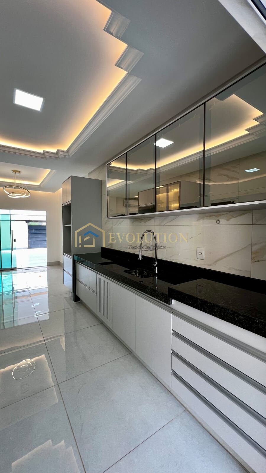 Casa à venda com 3 quartos, 268m² - Foto 8