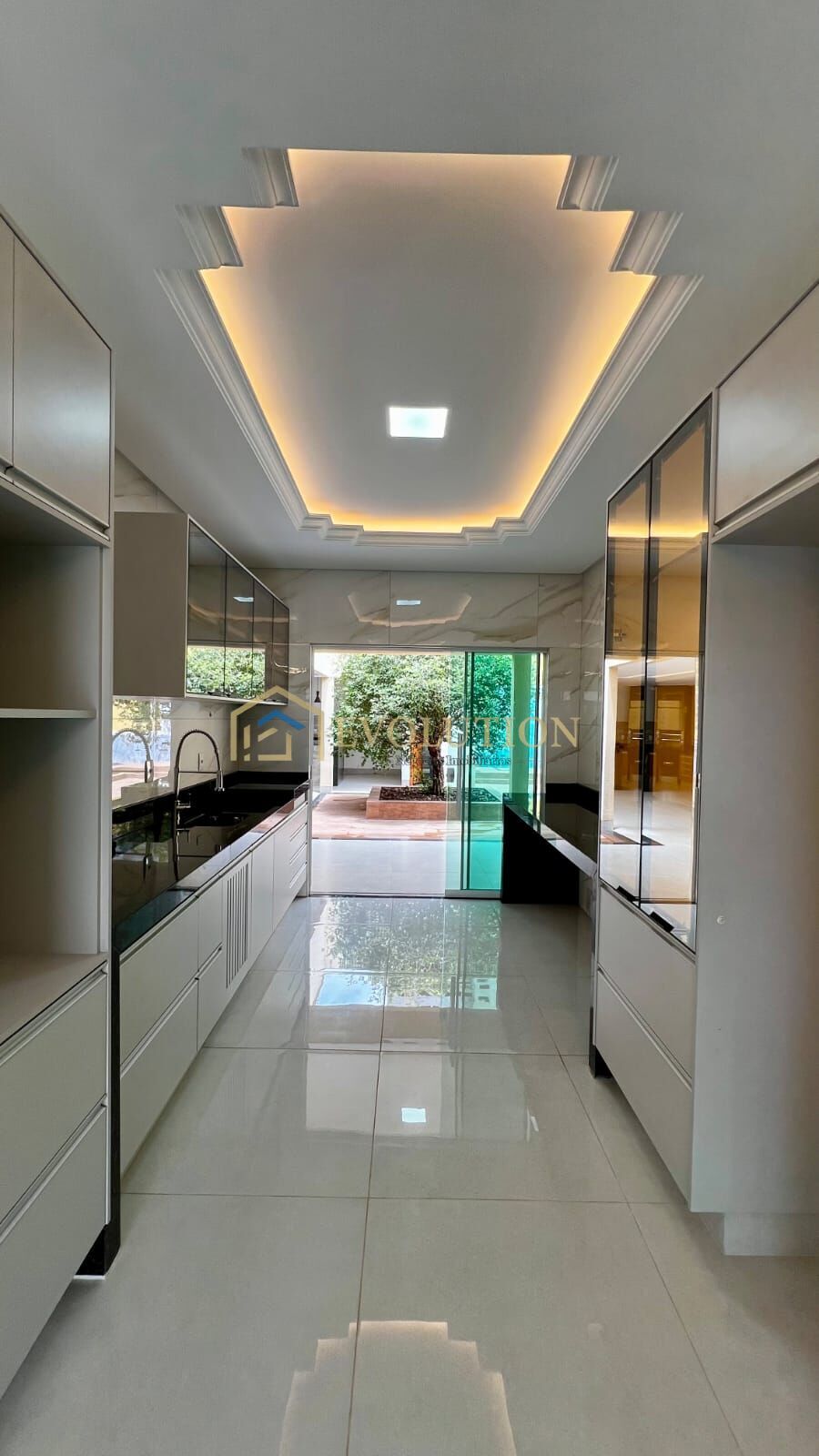 Casa à venda com 3 quartos, 268m² - Foto 7