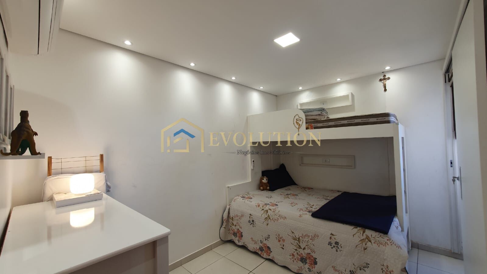 Apartamento à venda com 2 quartos, 63m² - Foto 13
