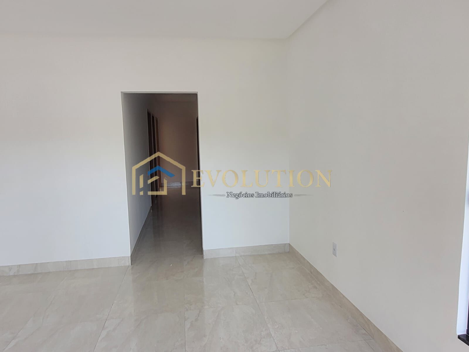Casa à venda com 3 quartos, 110m² - Foto 4