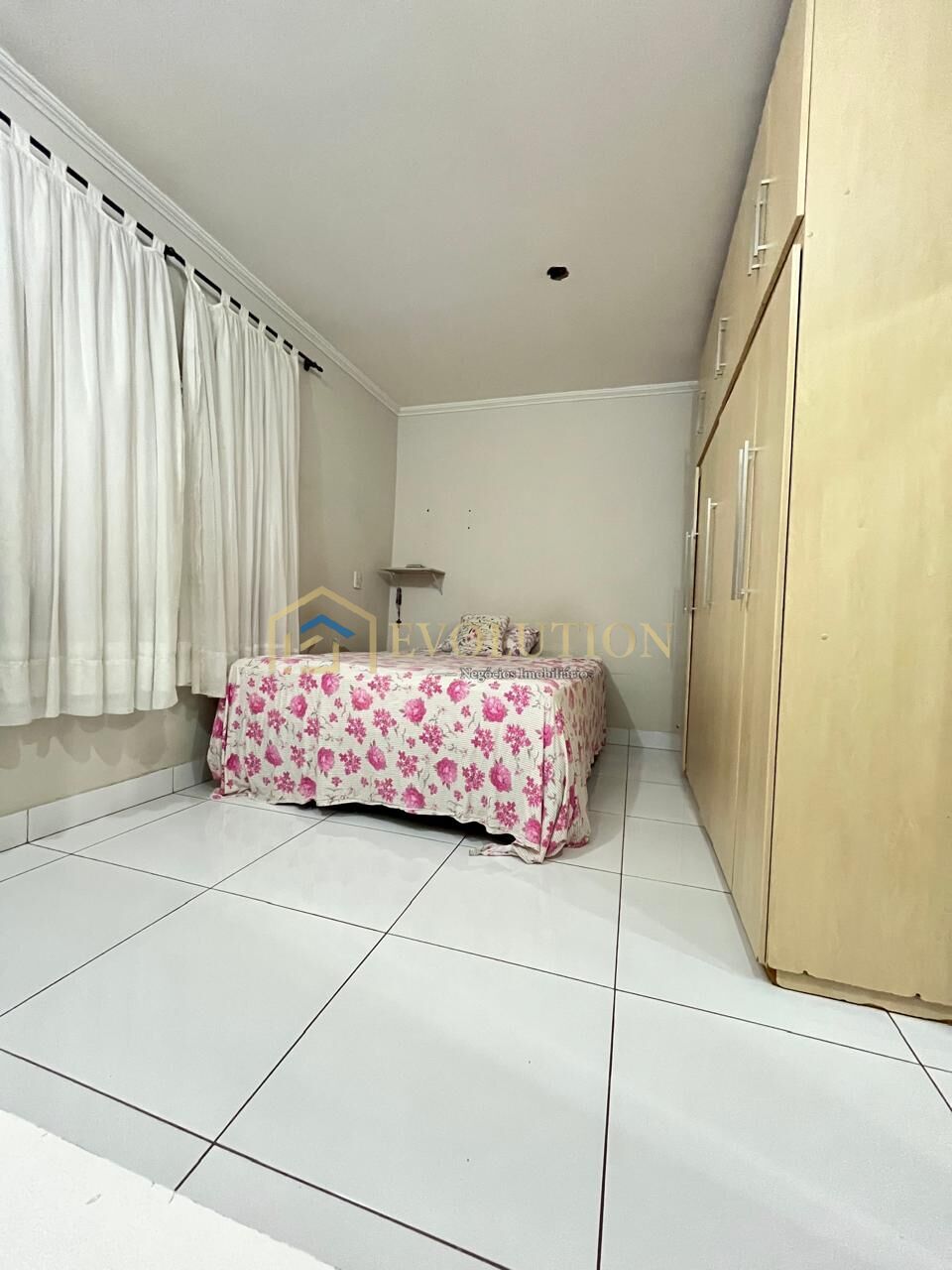 Casa à venda com 3 quartos, 256m² - Foto 9