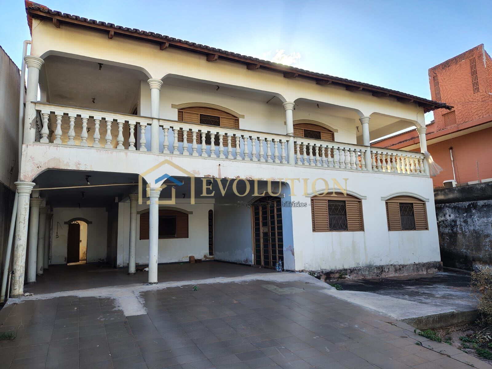 Sobrado à venda com 7 quartos, 380m² - Foto 1