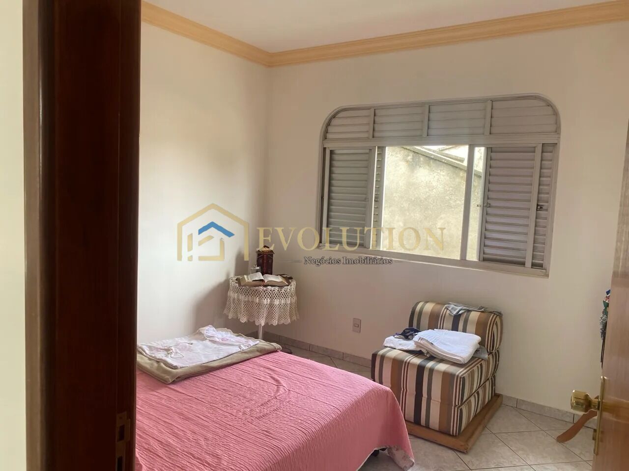 Casa à venda com 4 quartos, 314m² - Foto 12