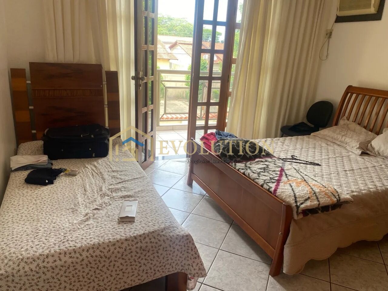 Casa à venda com 4 quartos, 314m² - Foto 13