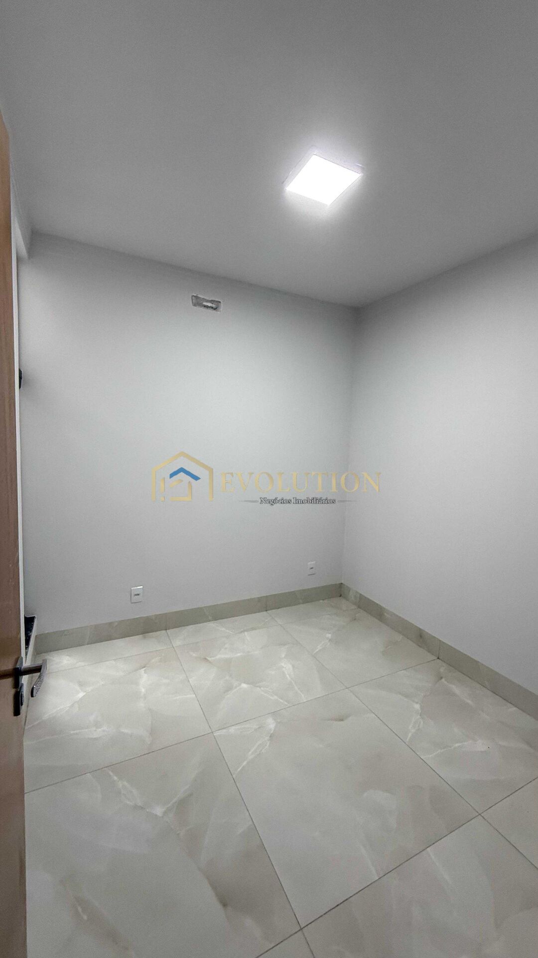 Casa à venda com 2 quartos, 91m² - Foto 3